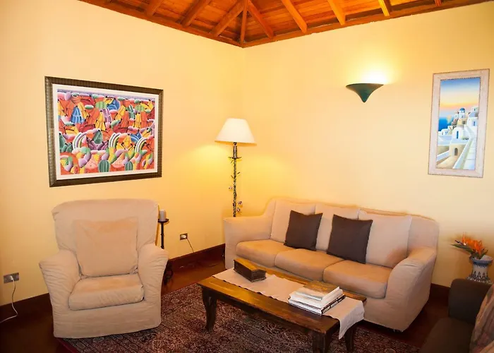 Pajares Semesterbostad *